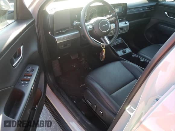 2024 Hyundai Kona Limited z VIN KM8HE3A37RU083166, wystawiony jako Copart lot #76567914 z przebiegiem 10 775 mil mil oraz Szkoda całkowita • Salvage title. Historia ofert i sprzedaży dostępna na DreamBid. Obrazek 8.