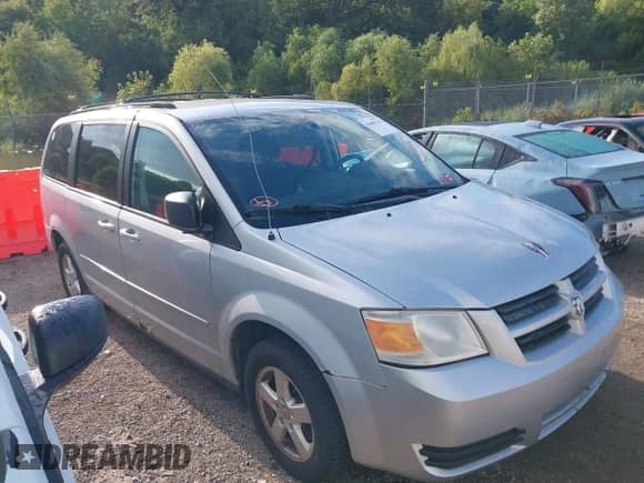 2010 Dodge Grand Caravan Hero z VIN 2D4RN3D10AR477471, wystawiony jako IAAI lot #42989729 z przebiegiem 217 269 mil mil oraz . Historia ofert i sprzedaży dostępna na DreamBid. Obrazek 1.