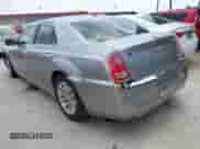 2013 Chrysler 300 C с VIN 2C3CCAEG2DH606373, выставлен на аукционе IAAI как лот 42533677 с пробегом 188 303 миль миль и . История ставок и продаж доступна на DreamBid. Изображение 3.