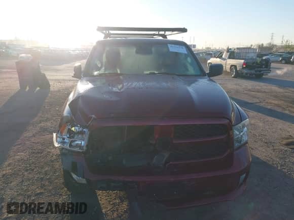 2018 Ram 1500 Express с VIN 1C6RR7FT3JS171975, выставлен на аукционе IAAI как лот 41331130 с пробегом 137 501 миль миль и . История ставок и продаж доступна на DreamBid. Изображение 13.