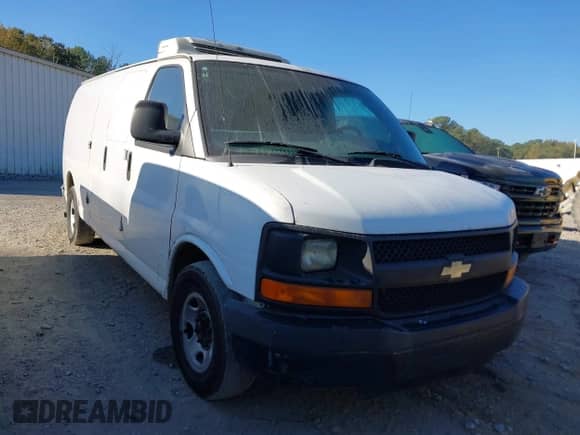 2014 Chevrolet Express Cargo with VIN 1GCWGGBA1E1124008, listed as a IAAI auction lot 43472963 with 334,848 mi miles and . Bid and sale history available at DreamBid. Image 1.