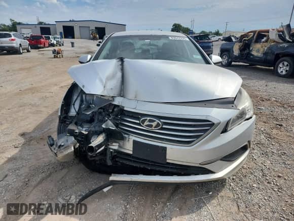 2016 Hyundai Sonata SE с VIN 5NPE24AF5GH407481, выставлен на аукционе Copart как лот 85642255 с пробегом 92 344 миль миль и Списание • Salvage title. История ставок и продаж доступна на DreamBid. Изображение 5.