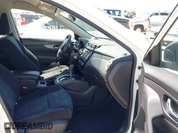 2016 Nissan Rogue SV with VIN JN8AT2MT2GW025926, listed as a IAAI auction lot 42921288 with 86,200 mi miles and . Bid and sale history available at DreamBid. Image 5.