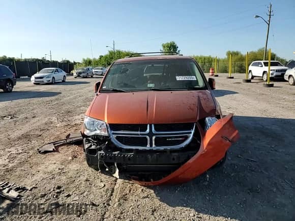 2011 Dodge Grand Caravan Crew z VIN 2D4RN5DG9BR756497, wystawiony jako Copart lot #71729205 z przebiegiem 110 382 mil mil oraz Szkoda całkowita • Salvage title. Historia ofert i sprzedaży dostępna na DreamBid. Obrazek 14.