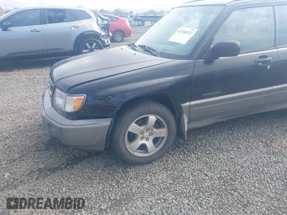 1999 Subaru Forester S with VIN JF1SF6555XH743527, listed as a IAAI auction lot 43348322 with 280,073 mi miles and . Bid and sale history available at DreamBid. Image 6.