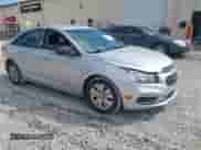 2015 Chevrolet Cruze LS z VIN 1G1PA5SH3F7235089, wystawiony jako IAAI lot #43234627 z przebiegiem 176 407 mil mil oraz . Historia ofert i sprzedaży dostępna na DreamBid. Obrazek 1.