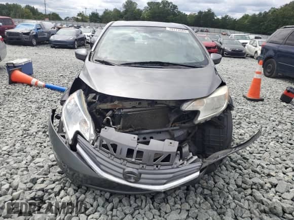 2016 Nissan Note SV z VIN 3N1CE2CP9GL397744, wystawiony jako Copart lot #70173585 z przebiegiem 115 340 mil mil oraz Szkoda całkowita • Salvage title. Historia ofert i sprzedaży dostępna na DreamBid. Obrazek 5.