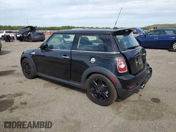 2013 MINI Hardtop S с VIN WMWSV3C55DT392378, выставлен на аукционе Copart как лот 80446575 с пробегом 69 242 миль миль и Списание • Salvage title. История ставок и продаж доступна на DreamBid. Изображение 2.