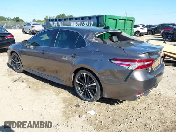 2020 Toyota Camry XSE z VIN 4T1K61AKXLU882574, wystawiony jako IAAI lot #43349578 z przebiegiem 60 611 mil mil oraz . Historia ofert i sprzedaży dostępna na DreamBid. Obrazek 3.