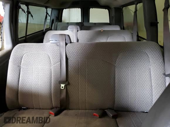 2009 Chevrolet Express Passenger z VIN 1GAHG39K491165750, wystawiony jako Copart lot #49175205 z przebiegiem 378 014 mil mil oraz Nie do naprawy • Non repairable. Historia ofert i sprzedaży dostępna na DreamBid. Obrazek 11.