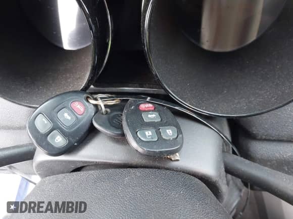 2009 Saturn Sky Red Line with VIN 1G8MT35X09Y105064, listed as a IAAI auction lot 42197028 with 106,673 mi miles and . Bid and sale history available at DreamBid. Image 11.