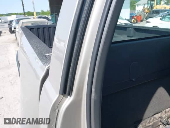 2004 GMC Sierra 1500 Work Truck with VIN 1GTEC14X44Z349612, listed as a IAAI auction lot 42387054 with 94,178 mi miles and . Bid and sale history available at DreamBid. Image 8.