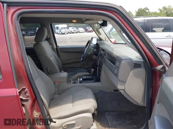 2007 Jeep Commander Sport with VIN 1J8HH48P37C651273, listed as a IAAI auction lot 42819105 with 241,773 mi miles and . Bid and sale history available at DreamBid. Image 5.