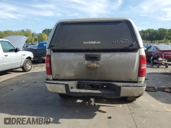 2009 Chevrolet Silverado 1500 LT z VIN 3GCEK23M99G138283, wystawiony jako Copart lot #84550385 z przebiegiem 383 702 mil mil oraz Szkoda całkowita • Salvage title. Historia ofert i sprzedaży dostępna na DreamBid. Obrazek 6.