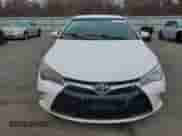 2017 Toyota Camry XLE z VIN 4T1BF1FK3HU735769, wystawiony jako Copart lot #90798805 z przebiegiem 285 265 mil mil oraz Czysty tytuł • Clean title. Historia ofert i sprzedaży dostępna na DreamBid. Obrazek 5.