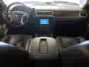 2010 GMC Sierra 1500 Denali z VIN 3GTRKXE28AG259921, wystawiony jako Copart lot #73592214 z przebiegiem 156 378 mil mil oraz Szkoda całkowita • Salvage title. Historia ofert i sprzedaży dostępna na DreamBid. Obrazek 8.