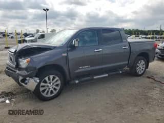 2012 Toyota Tundra Limited z VIN 5TFHW5F17CX260406, wystawiony jako Copart lot #63005605 z przebiegiem Nie podano mil oraz Szkoda całkowita • Salvage title. Historia ofert i sprzedaży dostępna na DreamBid. Obrazek 1.
