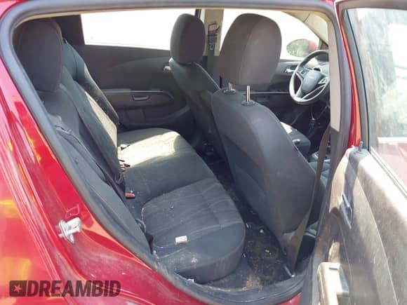 2012 Chevrolet Sonic LT с VIN 1G1JD6SH8C4123632, выставлен на аукционе IAAI как лот 42492042 с пробегом 143 132 миль миль и . История ставок и продаж доступна на DreamBid. Изображение 8.