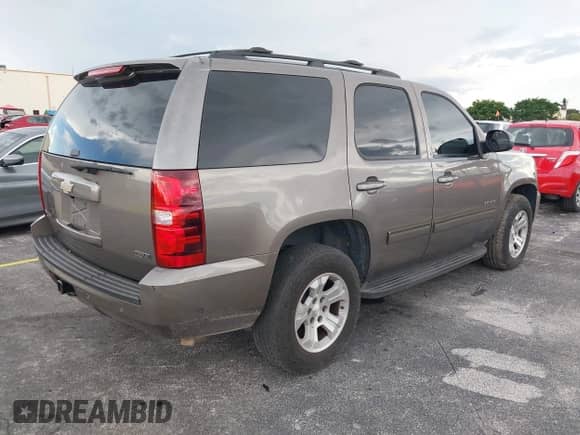 2011 Chevrolet Tahoe LS с VIN 1GNSCAE08BR359908, выставлен на аукционе IAAI как лот 43285806 с пробегом 143 385 миль миль и . История ставок и продаж доступна на DreamBid. Изображение 4.