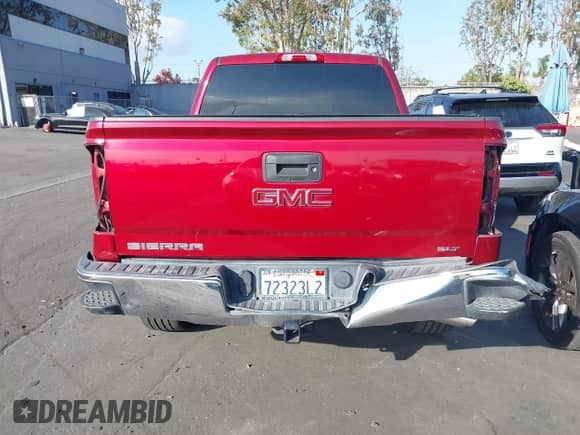 2018 GMC Sierra 1500 SLT z VIN 3GTP1NEC7JG332428, wystawiony jako IAAI lot #43496885 z przebiegiem Nie podano mil oraz . Historia ofert i sprzedaży dostępna na DreamBid. Obrazek 16.