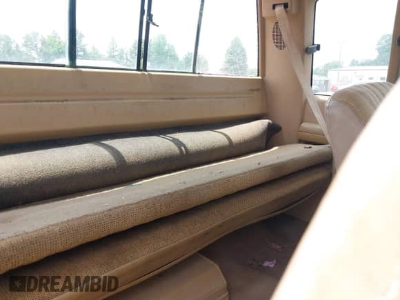 1988 Chevrolet Silverado 2500 с VIN 2GCFK29K6J1202951, выставлен на аукционе IAAI как лот 42551862 с пробегом 428 372 миль миль и . История ставок и продаж доступна на DreamBid. Изображение 8.
