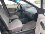 1999 Saturn SL z VIN 1G8ZK5279XZ290439, wystawiony jako IAAI lot #41899736 z przebiegiem 154 348 mil mil oraz . Historia ofert i sprzedaży dostępna na DreamBid. Obrazek 5.