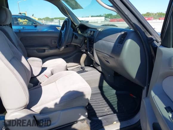 2004 Toyota Tacoma PreRunner z VIN 5TESM92N54Z434429, wystawiony jako IAAI lot #41830766 z przebiegiem 301 778 mil mil oraz . Historia ofert i sprzedaży dostępna na DreamBid. Obrazek 5.