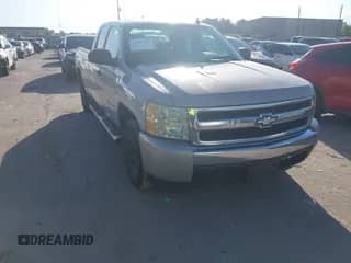 2008 Chevrolet Silverado 1500 1LT z VIN 2GCEC19C881211656, wystawiony jako IAAI lot #43383304 z przebiegiem 187 435 mil mil oraz . Historia ofert i sprzedaży dostępna na DreamBid. Obrazek 1.