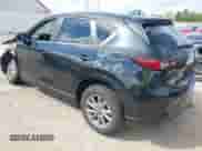 2025 Mazda CX-5 S Preferred z VIN JM3KFBCL5S0695658, wystawiony jako IAAI lot #43301142 z przebiegiem Nie podano mil oraz . Historia ofert i sprzedaży dostępna na DreamBid. Obrazek 3.