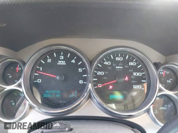 2013 Chevrolet Silverado 1500 LT with VIN 3GCPKSE76DG183528, listed as a IAAI auction lot 43109697 with 223,614 mi miles and . Bid and sale history available at DreamBid. Image 7.