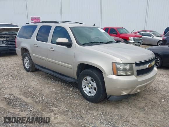 2007 Chevrolet Suburban LT с VIN 1GNFC16067J229681, выставлен на аукционе IAAI как лот 42785270 с пробегом Не указан миль и . История ставок и продаж доступна на DreamBid. Изображение 1.