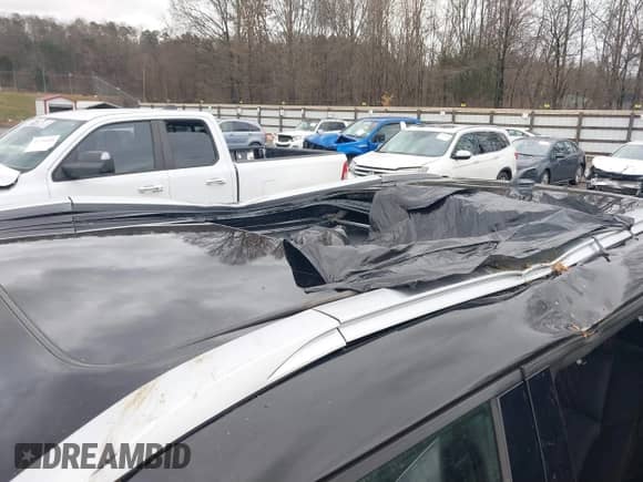 2023 Mitsubishi Outlander SEL z VIN JA4J4VA87PZ044314, wystawiony jako IAAI lot #41259803 z przebiegiem 31 927 mil mil oraz . Historia ofert i sprzedaży dostępna na DreamBid. Obrazek 6.