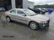2004 Volvo S60 с VIN YV1RS59VX42402867, выставлен на аукционе Copart как лот 66042205 с пробегом 177 888 миль миль и Списание • Salvage title. История ставок и продаж доступна на DreamBid. Изображение 4.
