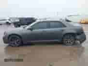 2015 Chrysler 300 S с VIN 2C3CCABG8FH859463, выставлен на аукционе IAAI как лот 42456189 с пробегом 158 051 миль миль и . История ставок и продаж доступна на DreamBid. Изображение 14.