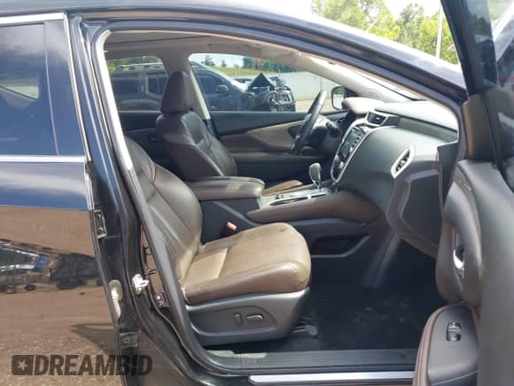 2018 Nissan Murano SV z VIN 5N1AZ2MG3JN122896, wystawiony jako IAAI lot #42525477 z przebiegiem 158 243 mil mil oraz . Historia ofert i sprzedaży dostępna na DreamBid. Obrazek 5.