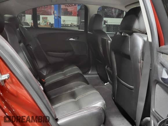 2015 Chevrolet SS z VIN 6G3F25RW3FL104047, wystawiony jako Copart lot #90953635 z przebiegiem 68 892 mil mil oraz Czysty tytuł • Clean title. Historia ofert i sprzedaży dostępna na DreamBid. Obrazek 6.