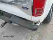 2015 Ford F-150 XLT z VIN 1FTEW1EF6FFA22646, wystawiony jako IAAI lot #41933484 z przebiegiem Nie podano mil oraz . Historia ofert i sprzedaży dostępna na DreamBid. Obrazek 17.