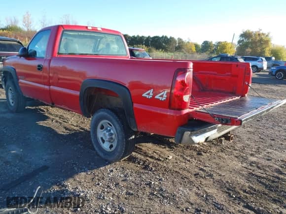 2003 Chevrolet Silverado 2500HD Work Truck с VIN 1GCHK24UX3E313327, выставлен на аукционе IAAI как лот 43426832 с пробегом 194 520 миль миль и . История ставок и продаж доступна на DreamBid. Изображение 3.