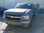 2011 Chevrolet Suburban LT z VIN 1GNSCJE09BR344091, wystawiony jako IAAI lot #41605909 z przebiegiem 312 559 mil mil oraz . Historia ofert i sprzedaży dostępna na DreamBid. Obrazek 6.