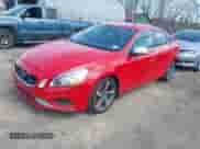 2012 Volvo S60 T6 с VIN YV1902FH9C2127803, выставлен на аукционе IAAI как лот 42084082 с пробегом 224 781 миль миль и . История ставок и продаж доступна на DreamBid. Изображение 2.
