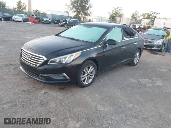 2015 Hyundai Sonata SE с VIN 5NPE24AF7FH218426, выставлен на аукционе IAAI как лот 43374173 с пробегом 127 036 миль миль и . История ставок и продаж доступна на DreamBid. Изображение 2.