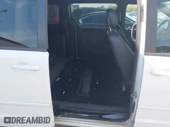 2017 Dodge Grand Caravan SXT with VIN 2C4RDGCG4HR645863, listed as a IAAI auction lot 43485717 with 216,803 mi miles and . Bid and sale history available at DreamBid. Image 8.