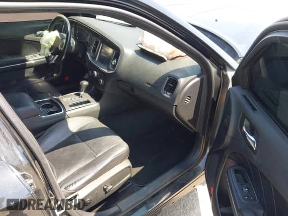 2013 Dodge Charger RT z VIN 2C3CDXCT5DH635012, wystawiony jako IAAI lot #42951742 z przebiegiem 193 303 mil mil oraz . Historia ofert i sprzedaży dostępna na DreamBid. Obrazek 5.