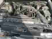 2000 Chevrolet Blazer LS z VIN 1GNDT13W8Y2273628, wystawiony jako Copart lot #85509595 z przebiegiem 231 629 mil mil oraz Szkoda całkowita • Salvage title. Historia ofert i sprzedaży dostępna na DreamBid. Obrazek 12.