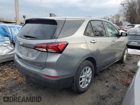 2024 Chevrolet Equinox LS z VIN 3GNAX5EG7RL336903, wystawiony jako Copart lot #46473485 z przebiegiem 1 571 mil mil oraz Szkoda całkowita • Salvage title. Historia ofert i sprzedaży dostępna na DreamBid. Obrazek 3.