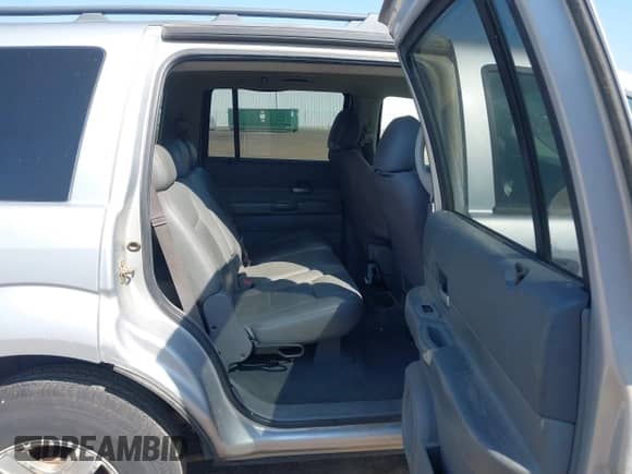 2005 Dodge Durango SLT z VIN 1D4HB48N25F577754, wystawiony jako IAAI lot #42093002 z przebiegiem 249 607 mil mil oraz . Historia ofert i sprzedaży dostępna na DreamBid. Obrazek 8.