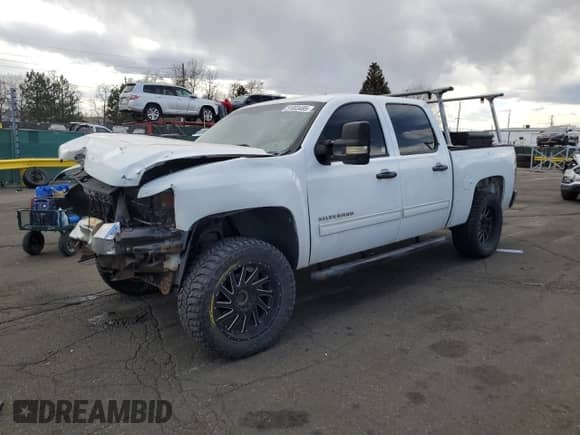 2012 Chevrolet Silverado 1500 LS z VIN 3GCPCREA0CG125933, wystawiony jako Copart lot #51003485 z przebiegiem 220 875 mil mil oraz Szkoda całkowita • Salvage title. Historia ofert i sprzedaży dostępna na DreamBid. Obrazek 1.