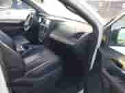 2019 Dodge Grand Caravan GT z VIN 2C4RDGEG3KR630873, wystawiony jako IAAI lot #43490587 z przebiegiem 175 325 mil mil oraz . Historia ofert i sprzedaży dostępna na DreamBid. Obrazek 5.