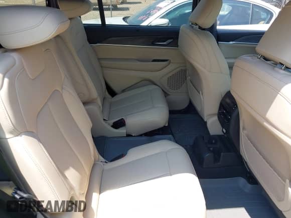 2025 Jeep Grand Cherokee Limited with VIN 1C4RJKBG7S8686200, listed as a IAAI auction lot 42592289 with 1,979 mi miles and . Bid and sale history available at DreamBid. Image 8.