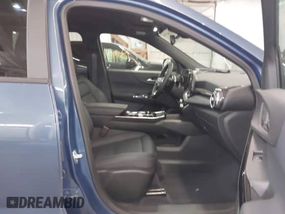2026 Chevrolet Equinox AWD LT z VIN 3GNAXPEG1TL120063, wystawiony jako IAAI lot #42907799 z przebiegiem 2 359 mil mil oraz . Historia ofert i sprzedaży dostępna na DreamBid. Obrazek 5.